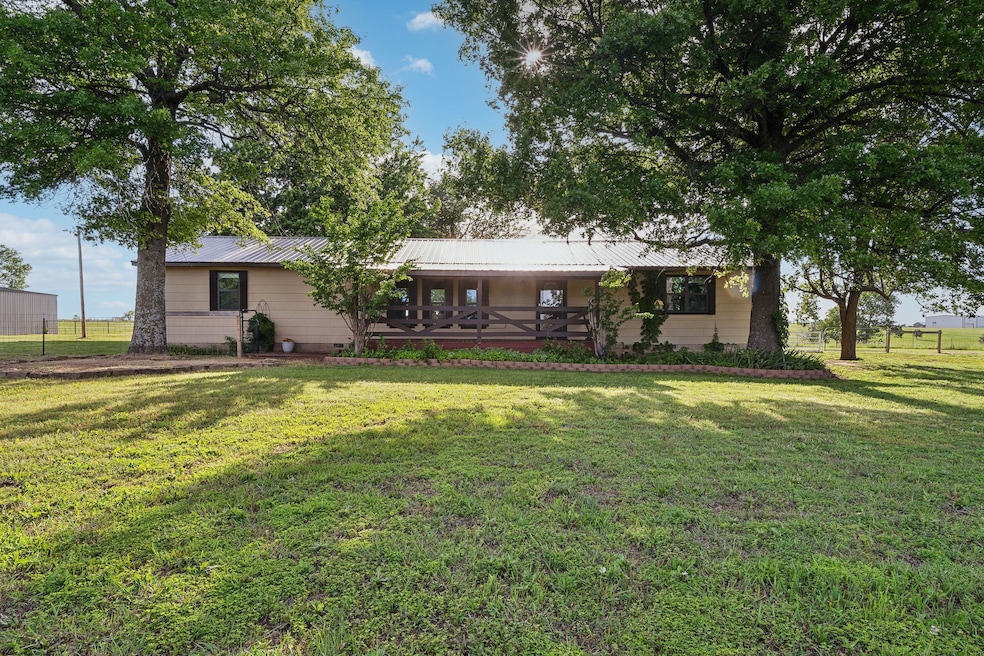 1202 S Oak Grove Rd, Cushing, OK 74023 - photo 1