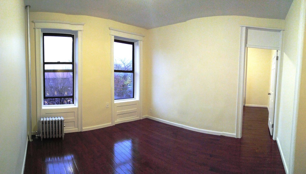 22-73 41st St unit 11, Astoria, NY 11105 - photo 1