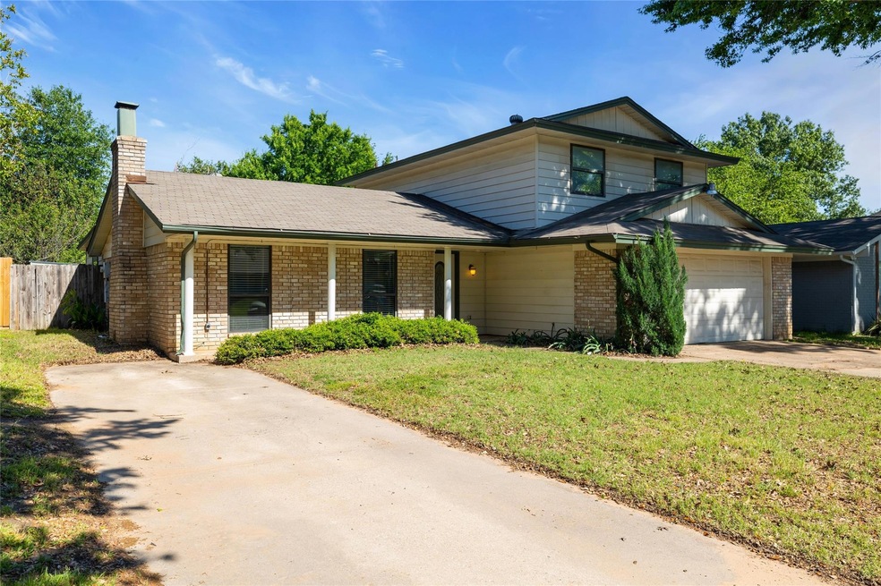 928 Columbus Ct, Bedford, TX 76022 - photo 1