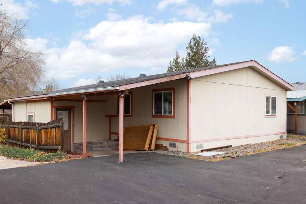 1201 SW 28th St #15 (1 of 20)