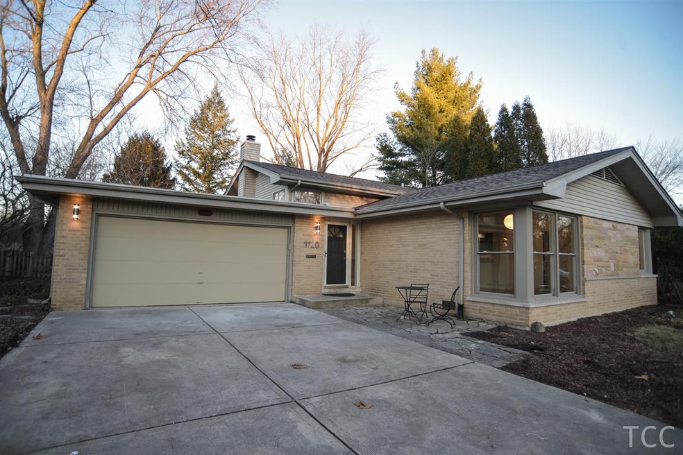 1120 Sandpiper Ln unit 1, Naperville, IL 60540 - photo 1