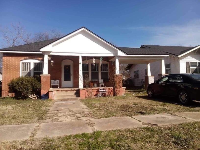 904 S Cherry Ave, Ada, OK 74820 - photo 1