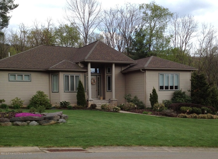 4 Fern Ridge Ct, Shavertown, PA 18708 - photo 1