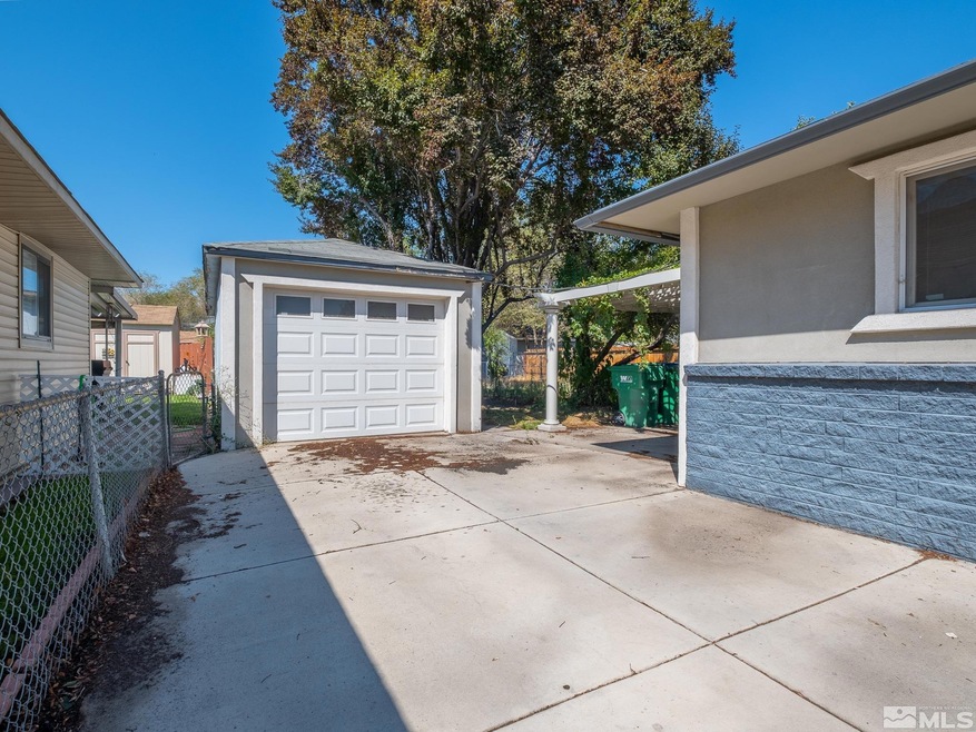 909 10th St, Sparks, NV 89431 - photo 1