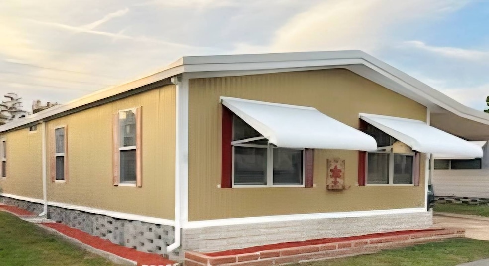 100 Hampton Rd unit 28, Clearwater, FL 33759 - photo 1