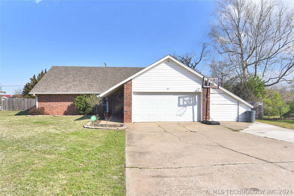 107 Lakeview Dr, Mannford, OK 74044 | MLS# 2409579 | Homes.com