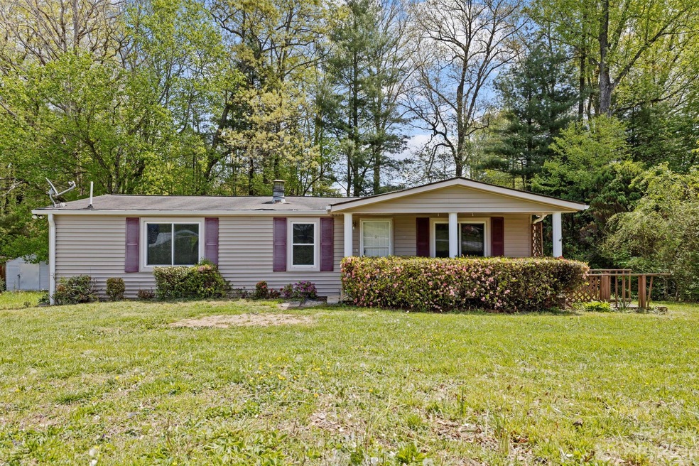 126 Leslie Way, Hendersonville, NC 28792 - photo 1