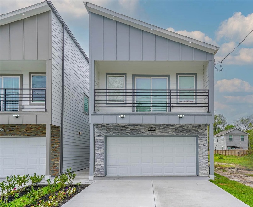 7703 Willow St unit B, Houston, TX 77088 - photo 1