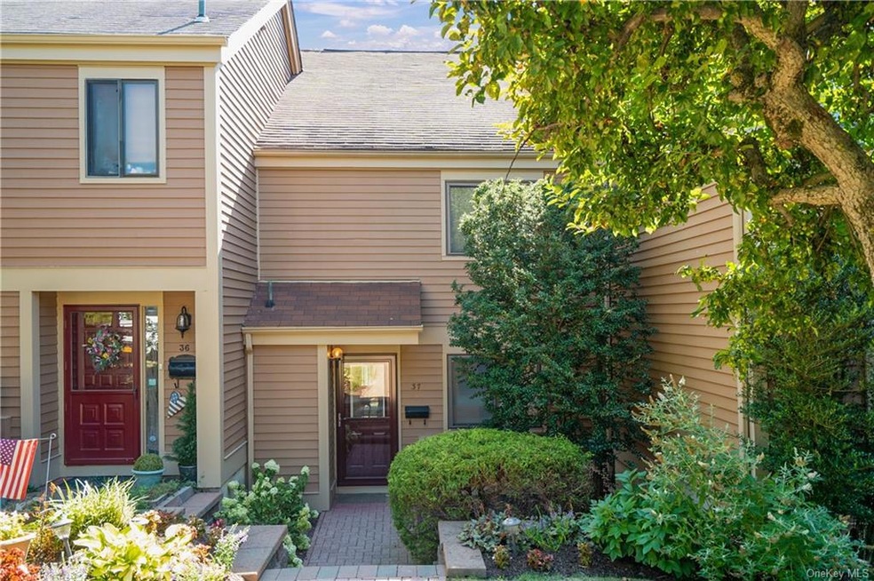 37 Greenway Ln, Rye Brook, NY 10573 - photo 1