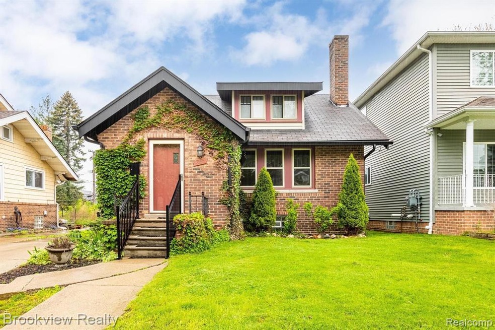 Sold $305,000