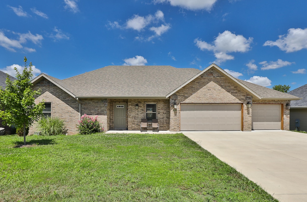 1929 N Brookhollow, Nixa, MO 65714 - photo 1