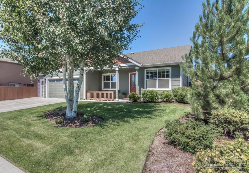 1621 NW Teak Ave, Redmond, OR 97756 - photo 1