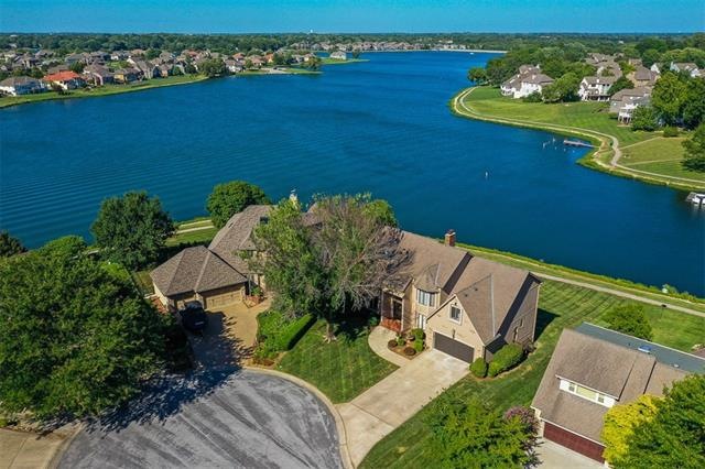 5031 SW Kingfisher Dr, Lees Summit, MO 64082 - photo 1