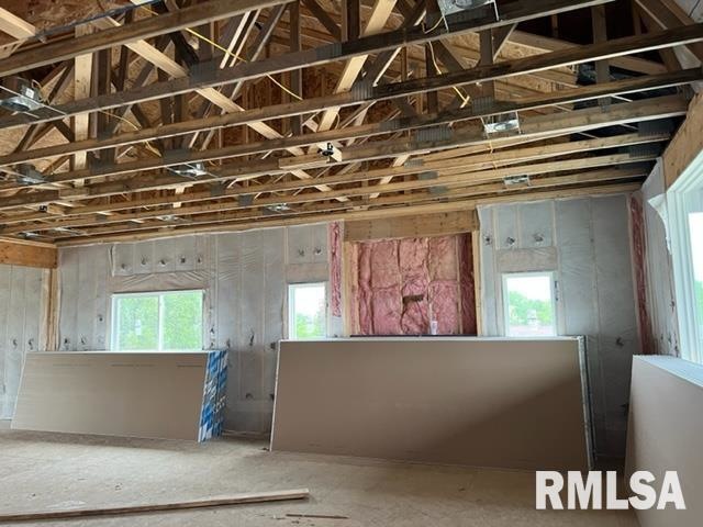 3713 Joyce Ln, Davenport, IA 52806 - photo 1