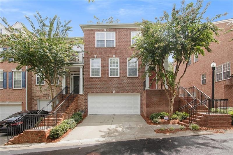 Must-see corner unit townhome in close Proximity t