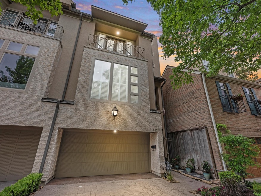 1912 Brun St, Houston, TX 77019 - photo 1