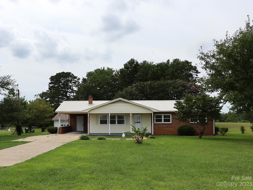 179 Oak Forest Dr, Statesville, NC 28625 - photo 1