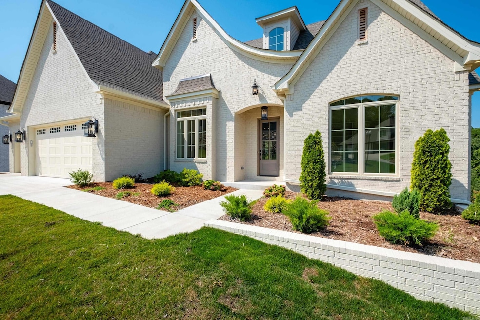 For Sale $799,900 • Co-Listing Agent