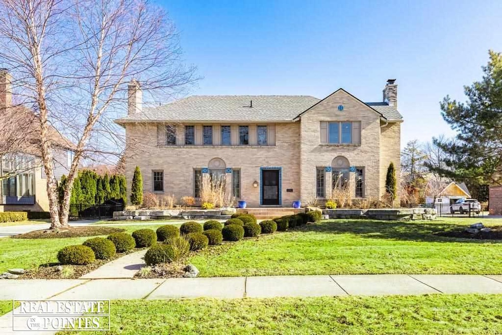 746 Balfour St, Grosse Pointe Park, MI 48230 - photo 1