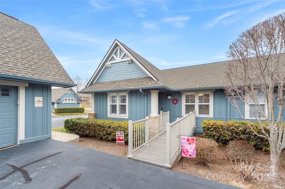 3301 Blue Goose Ct, Hendersonville, NC 28792 - photo 1