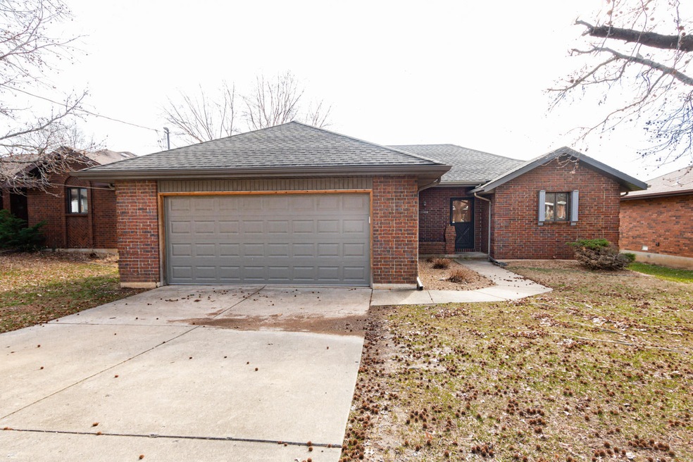 Nicole - 1438 Mcclernon St 23