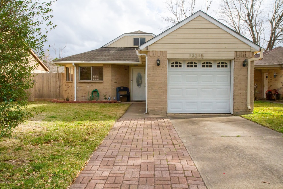 13215 Pebblewalk Cir N, Houston, TX 77041 - photo 1