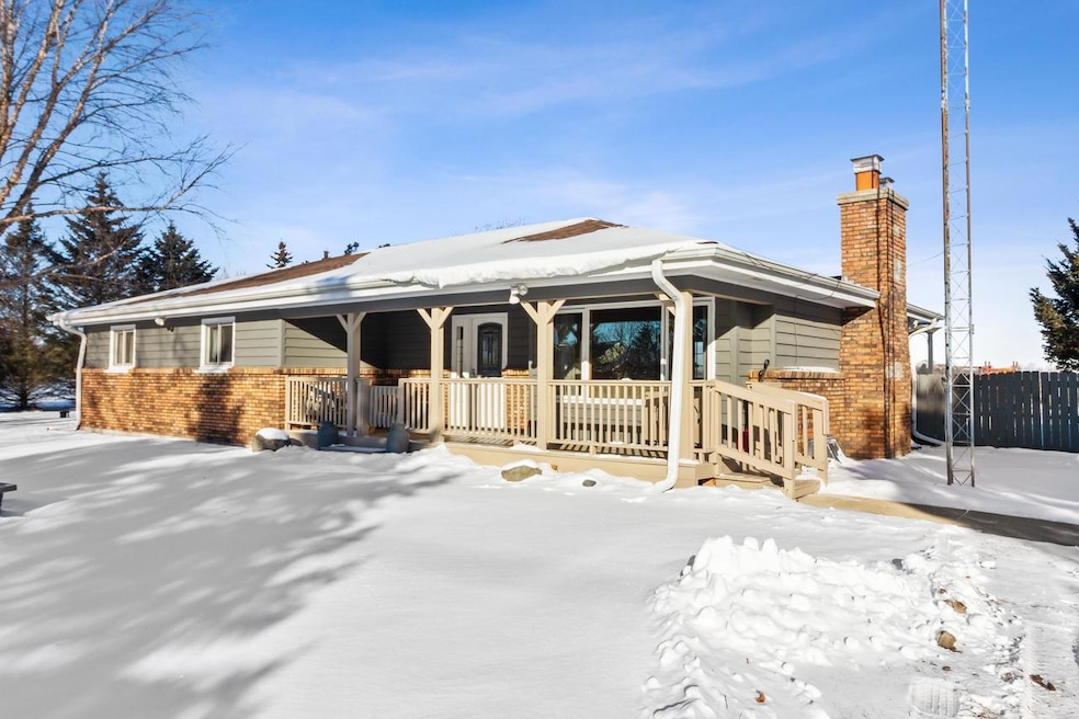 01_W1424NBloomfieldRoad_2001_HiRes