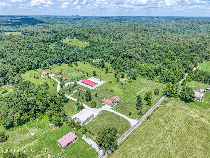 125 Clarence Lee Rd, Lancing, TN 37770 - photo 1