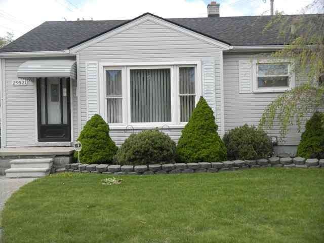 29521 Commonwealth St, Roseville, MI 48066 - photo 1