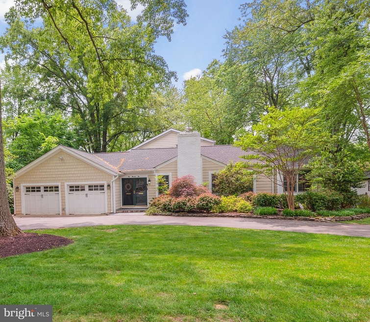 405 Berry St SE, Vienna, VA 22180 - photo 1