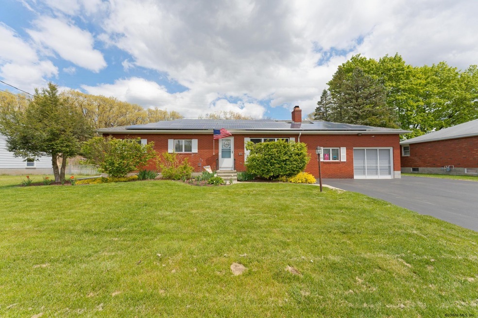 18 Driftwood Dr, Albany, NY 12205 - photo 1