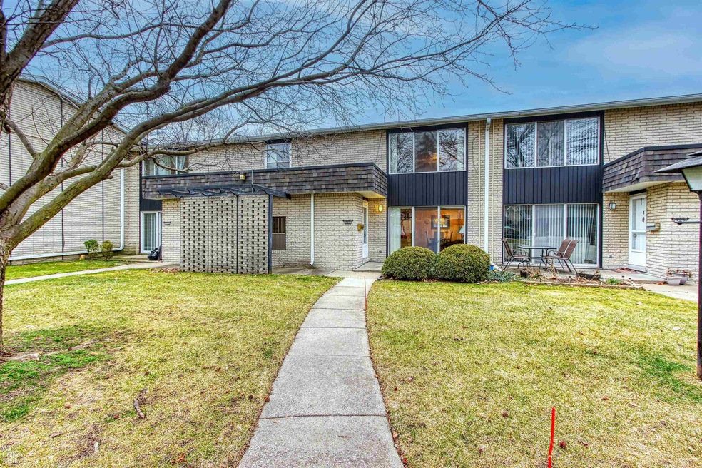 8263 Kennedy Cir unit 3, Warren, MI 48093 - photo 1