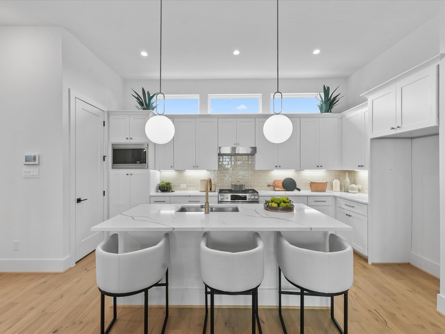 2218 Dennis St, Houston, TX 77004 - photo 1