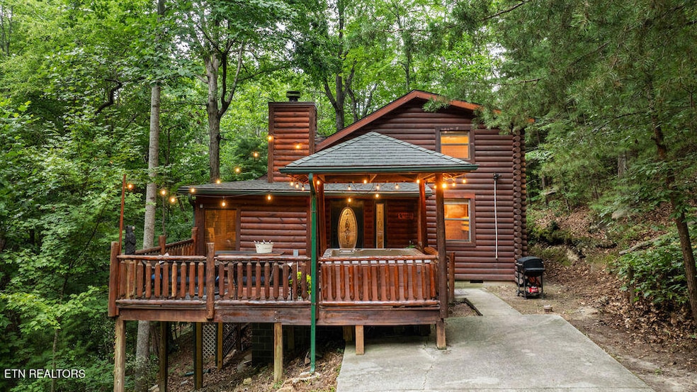 1527 Tyler Way, Sevierville, TN 37876 - photo 1