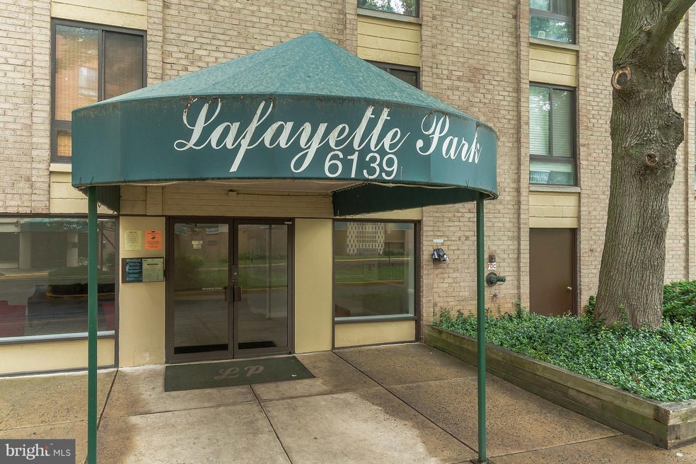 6139 Leesburg Pike unit 607, Baileys Crossroads, VA 22041 - photo 1