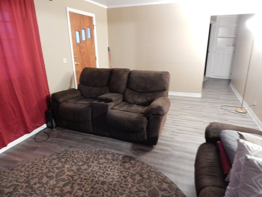 627 E Spring St, Bluffton, IN 46714 - photo 1