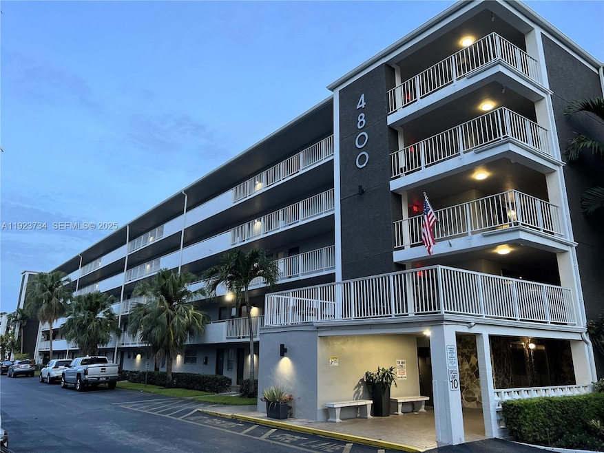 Hillcrest Country Club Apartments unit 408, Hollywood, FL 33021 - photo 1