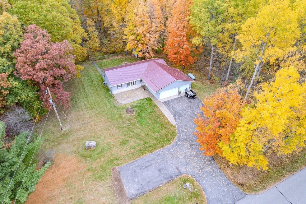 175176 Willow Ln, Hatley, WI 54440 - photo 1