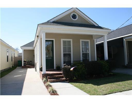 1122 Newton St, Gretna, LA 70053 - photo 1