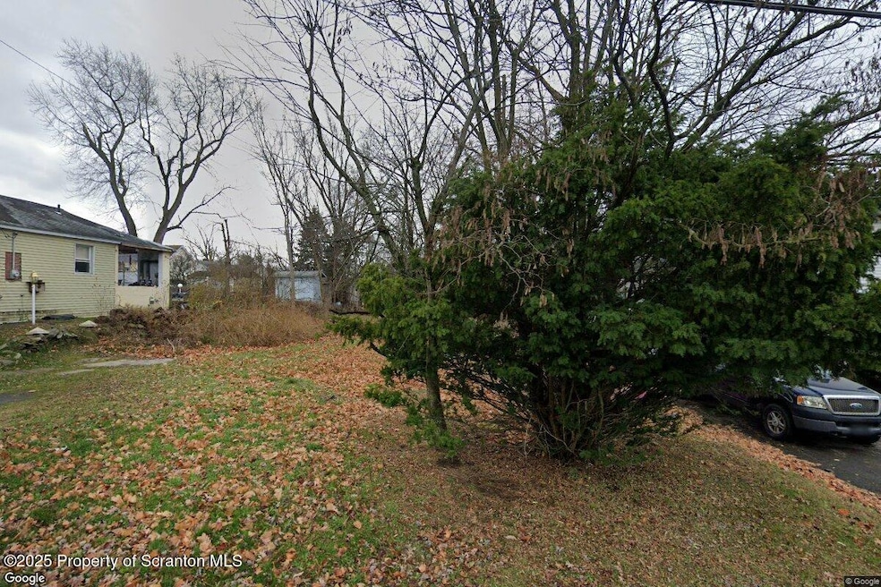 1338 E Elm St, Scranton, PA 18505 - photo 1