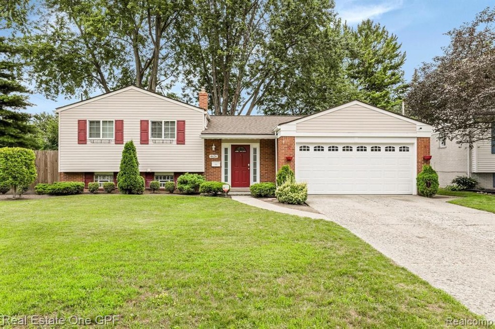 5-web-or-mls-4626 South Tuxedo Drive Warren0004.jp