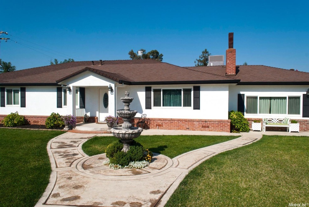 24025 N Graham Rd, Acampo, CA 95220 - photo 1