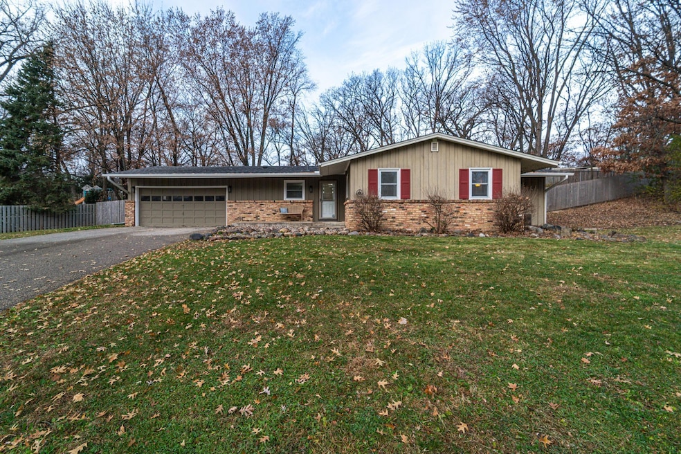 112 Sabra Ct, Saint Paul, MN 55124 - photo 1