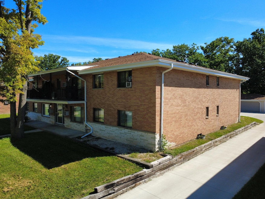 4266 N 104th St, Milwaukee, WI 53222 - photo 1