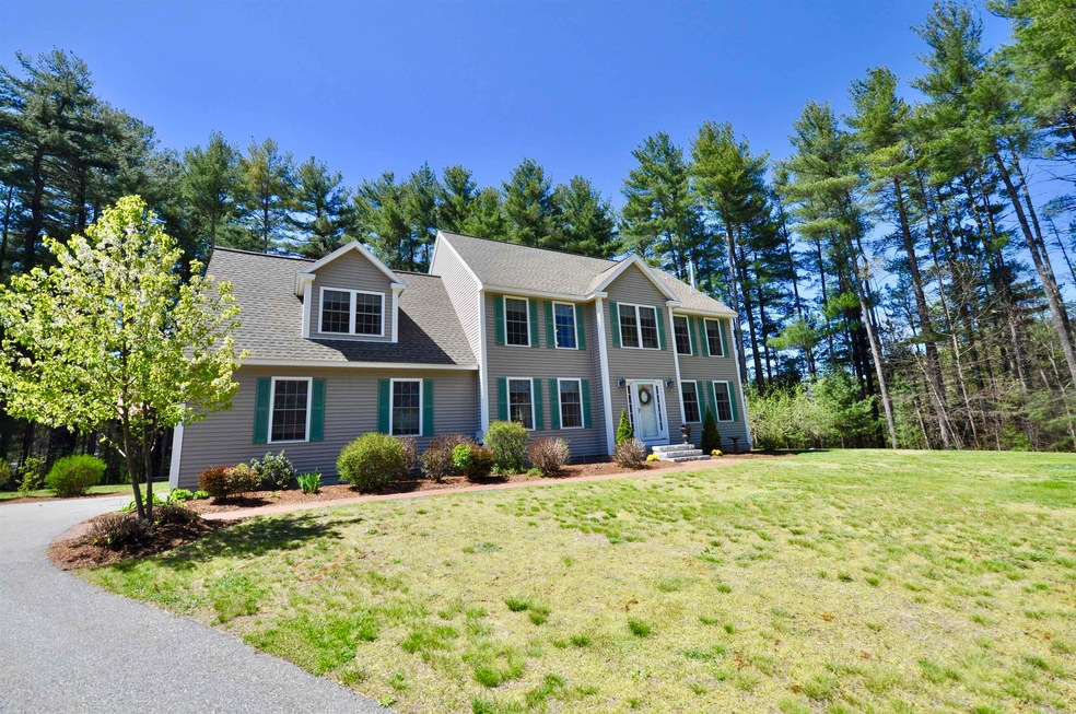 7 Farm Pond Ln, Hollis, NH 03049 - photo 1