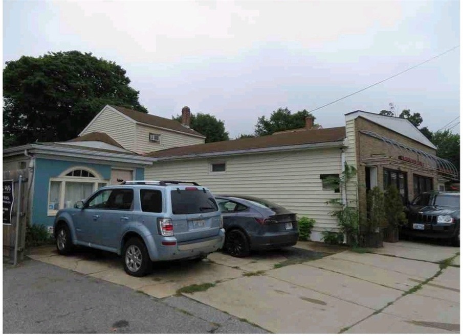 Front of buildings 935/937