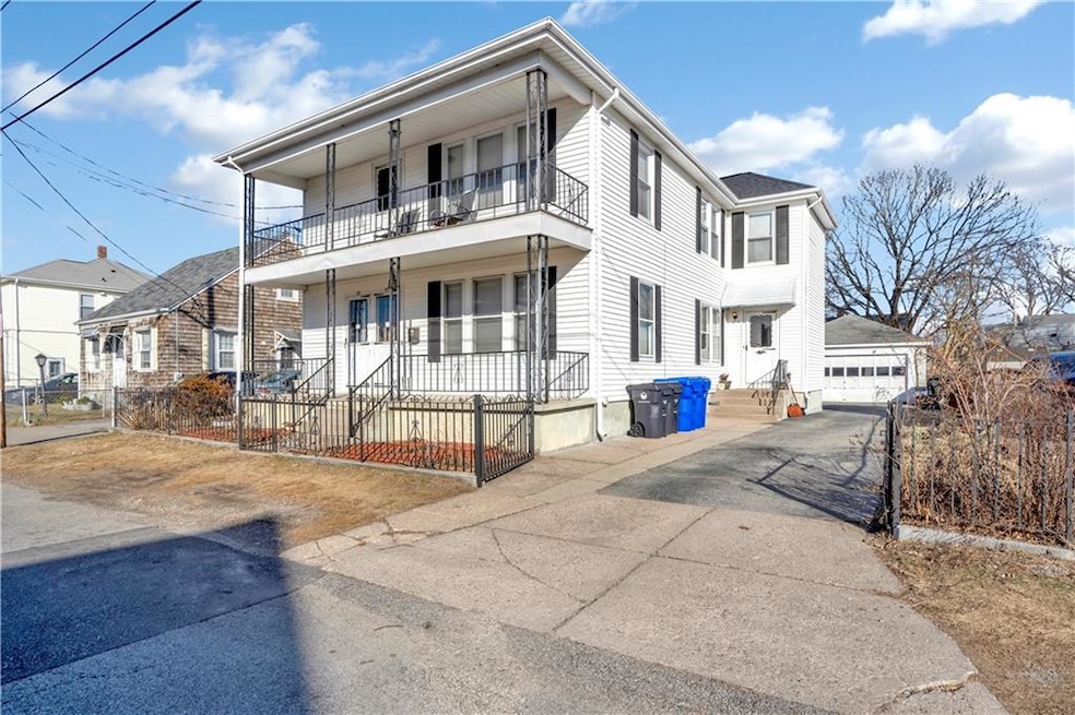 51 Clinton St, Pawtucket, RI 02861 - photo 1