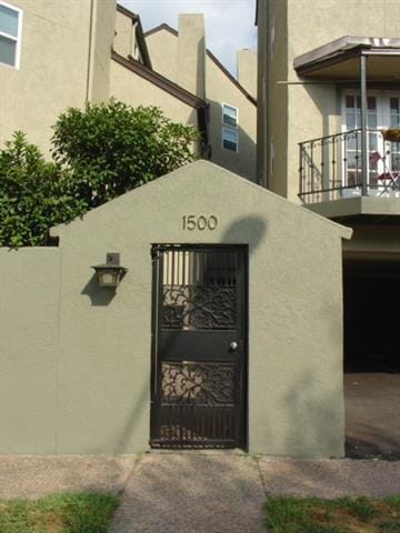 1500 Woodlawn home of Woodlawn Place Condominiums