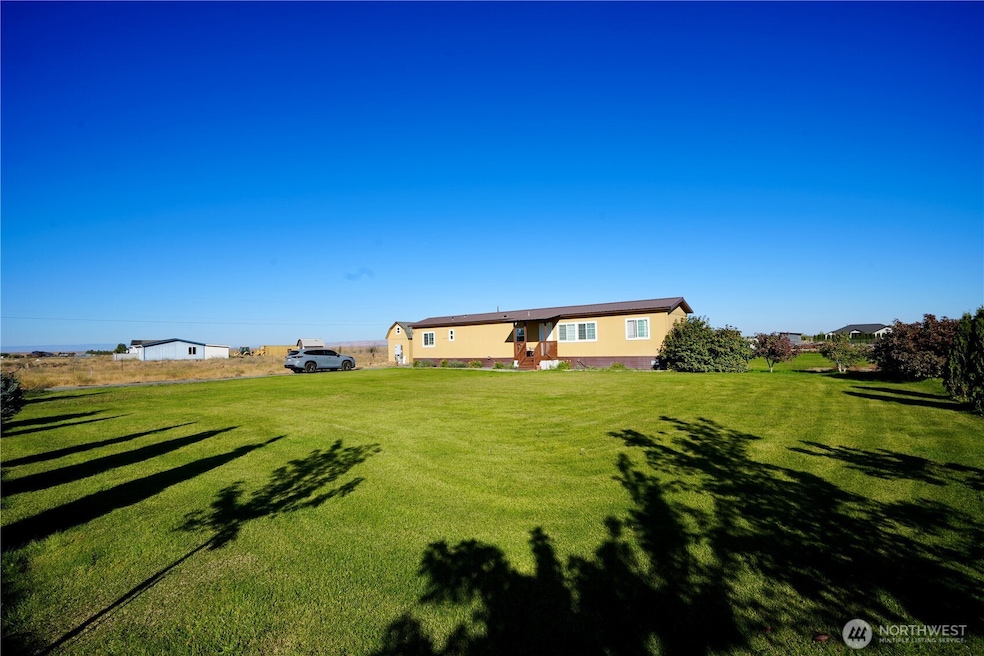 3968 7 8 Rd NE, Moses Lake, WA 98837 - photo 1