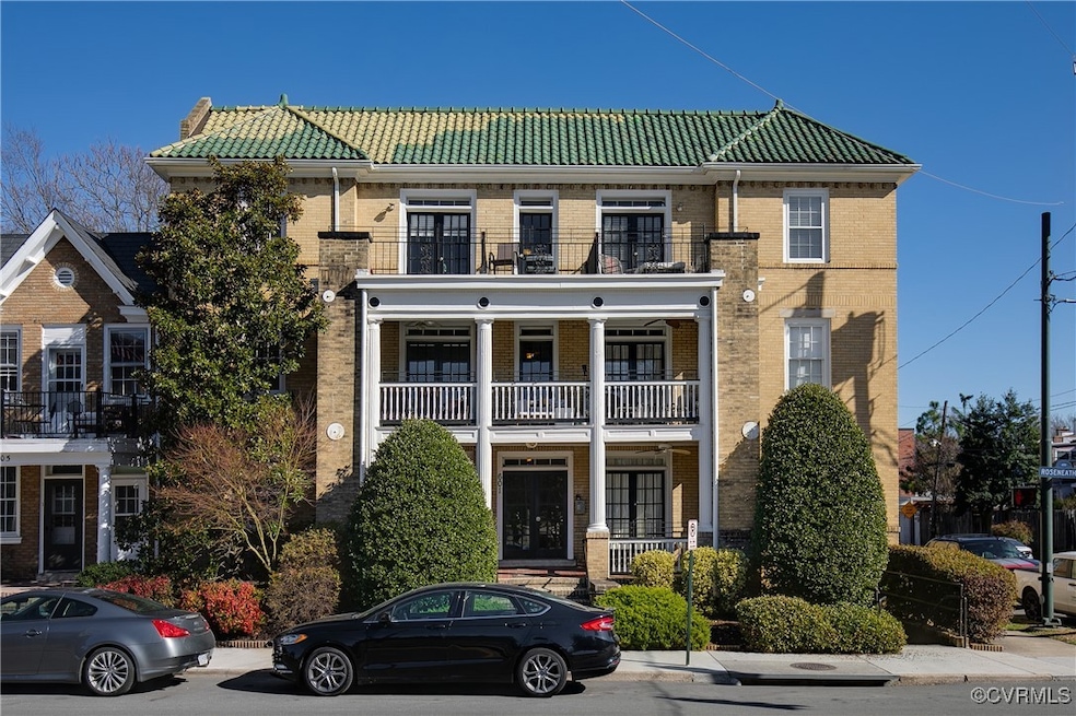 601 Roseneath